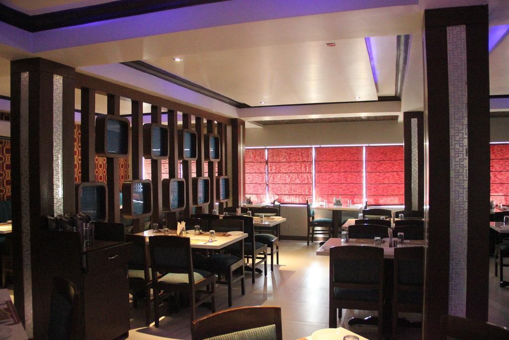 Oyo 13494 Hotel Nakshatra Inn Hyderabad Exteriör bild