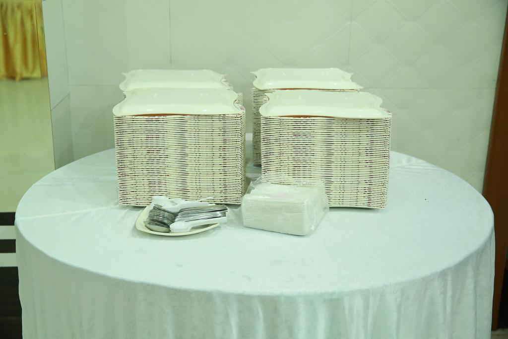 Oyo 13494 Hotel Nakshatra Inn Hyderabad Exteriör bild